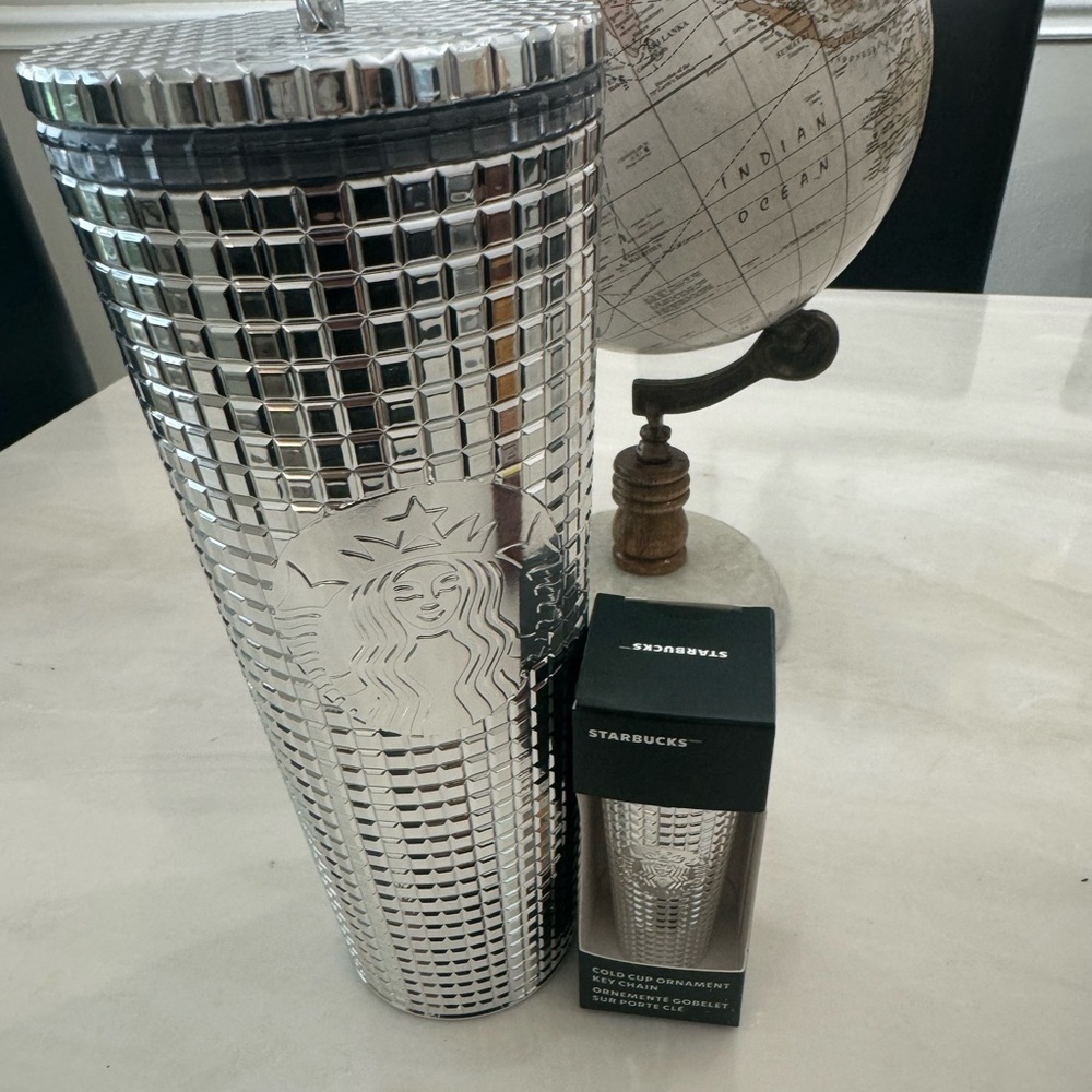 Starbucks 2023 Holiday Silver Chrome
Grid Tumbler 24oz Venti Size